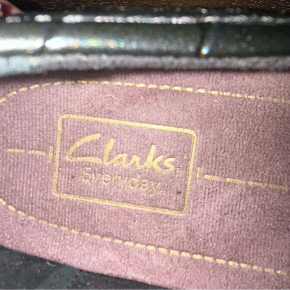 Clarks Everyday Active Air Croc Embossed Slip On Loafer Shoes - Picture 6 of 10